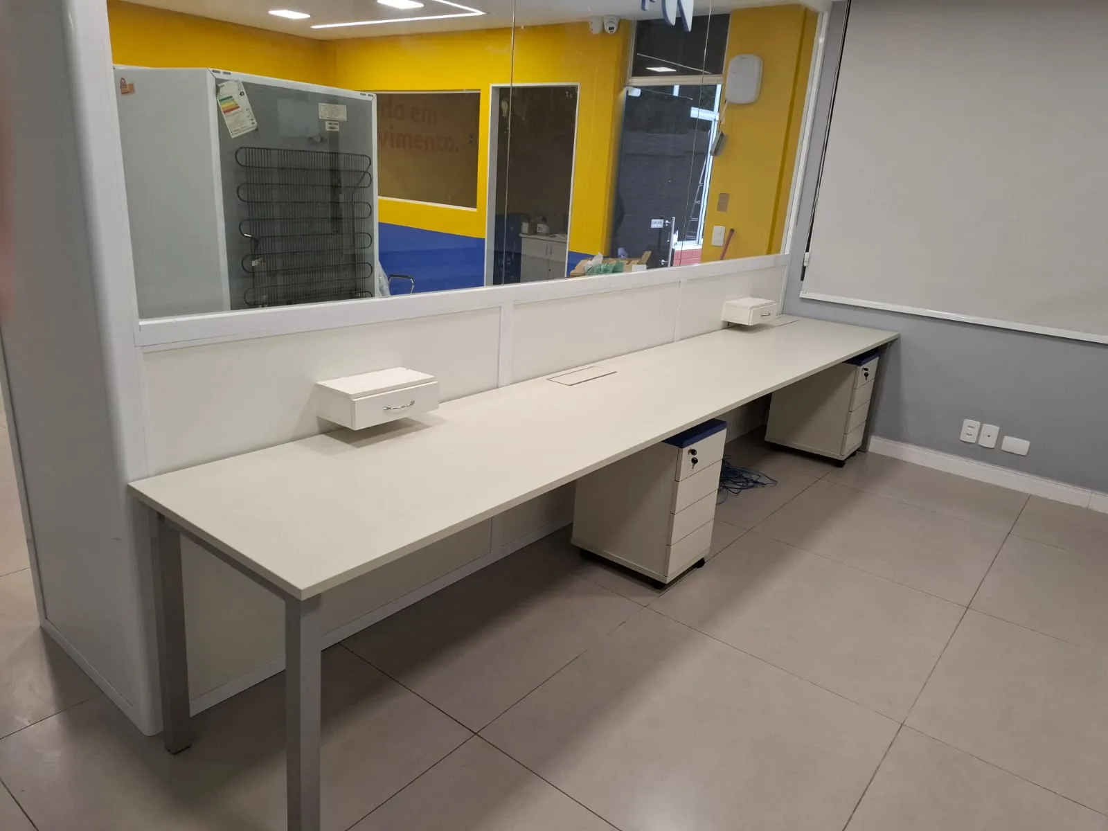 Mesa plataforma de trabalho lateral Pórtico